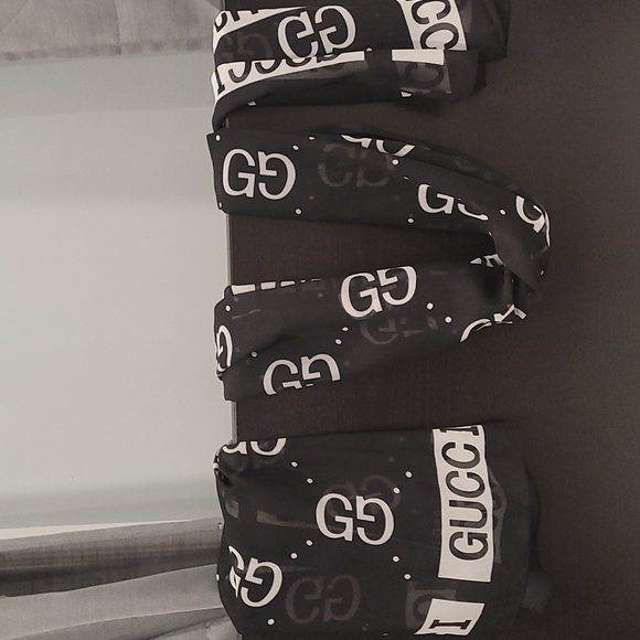 COPY - Gucci Scarf - Picture 1 of 7